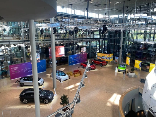 Software-Entwicklungszentrum in der Gläsernen Manufaktur in Dresden