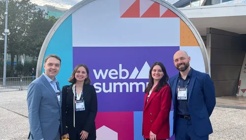 Software-Entwicklungszentrum auf dem Web Summit 2022